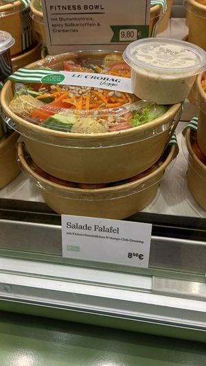 falafel salad 8,50€ at Le Crobag Veggie in Hannover