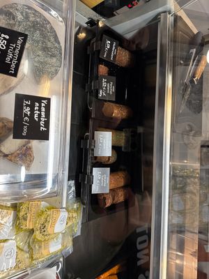 Innen  at Die Vegane Fleischerei in Cologne