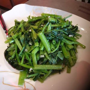 Spinat with young garlic at Ming Dynastie Jannowitzbrücke Berlin in Berlin