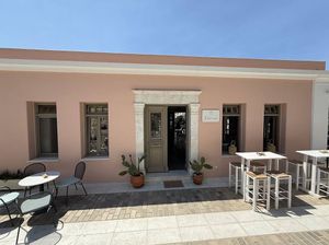 Indoor & outdoor seating (front and back)  at Ramnos Café in Paros