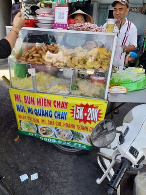 Outside street food at Mi Quang Chay in Thành Phố Hồ Chí Minh