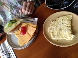 Vegetarisch: Sauerteigbrötchen mit zwei Sorten Käse und eine Portion Bio-Rührei at Konvent Café, Bäckerei, Kaffeerösterei am Dom in Luebeck