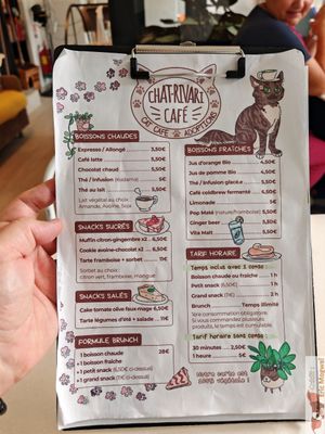 Menu at Chat-Rivari Café in Paris
