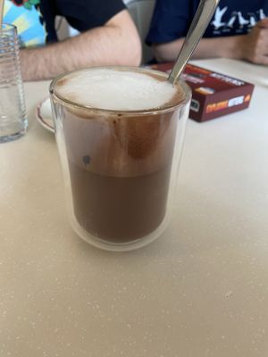 Chocolat chaud (très bon !)  at Chat-Rivari Café in Paris
