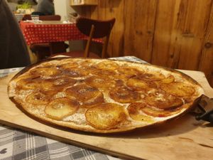 Sweet flammenkueche (apple and cinnamon) at L'Acoustic in Selestat