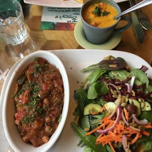 Plat du jour (ratatouille et salade verte) avec soupe Dhal at Bonnys Vegetarian and Organic Cuisine in Montreal