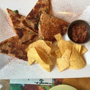 Quesadilla avec fromage végane at Bonnys Vegetarian and Organic Cuisine in Montreal