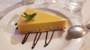 GF lemon cake at Baratza Kafea in Pamplona