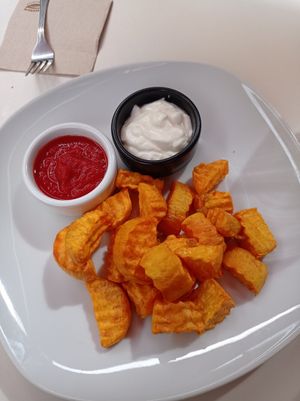 Batatas a la brava at Baratza Kafea in Pamplona