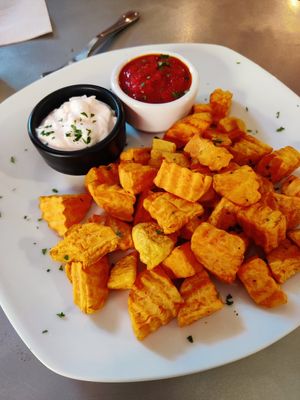 Sweet potato bravas at Baratza Kafea in Pamplona