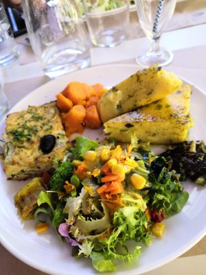 Main dish weekend menu at Baratza Kafea in Pamplona