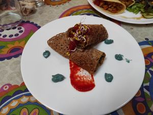 Crepes de trigo sarraceno rellenas de tofu marinado y alga espagueti de mar at Baratza Kafea in Pamplona