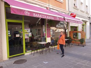 Outside seating  at Baratza Kafea in Pamplona