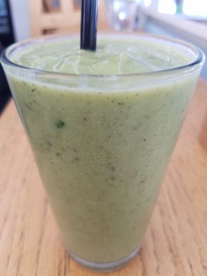 Easy green shake at Anastasia in Tel Aviv