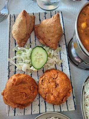 Onion bhaji and vegetable samosas at Taste of India in Mallorca