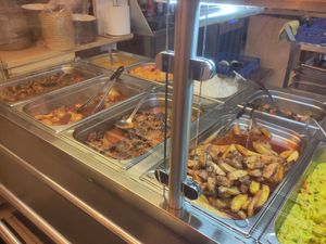 Main options (only bulgur is vegan) at Anne‘s in Munich