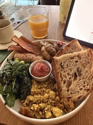 Brooklyn Breky  at BIG Sister in London