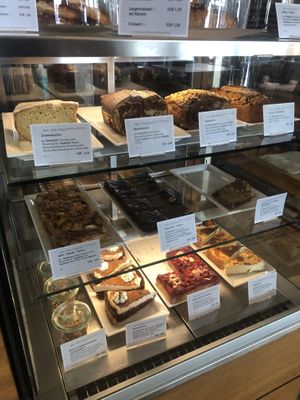Kuchen alle vegan  at Das Voglhaus in Konstanz