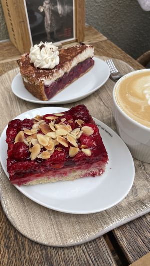 Himbeer Schnitte & Kirschweintorte  at Das Voglhaus in Konstanz