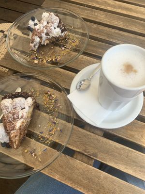 coffee & cakes  at Zielony Talerzyk in Lublin