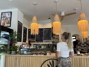 Super lecker und Riesen Auswahl für Frühstück und Lunch, glutenfreies granola, Sandwich, Toast (zum Teil danach fragen), glutenfreies Bananenbrot😍  at Plant Shack in Javea