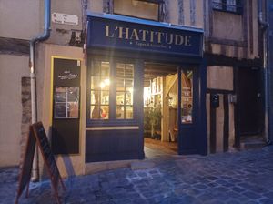 Vitrine at L'Hatitude in Pays De La Loire