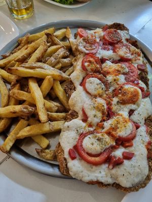 Milanesa XL at Konu Bar in Buenos Aires