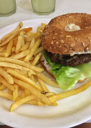 Konu Burger and chips at Konu Bar in Buenos Aires