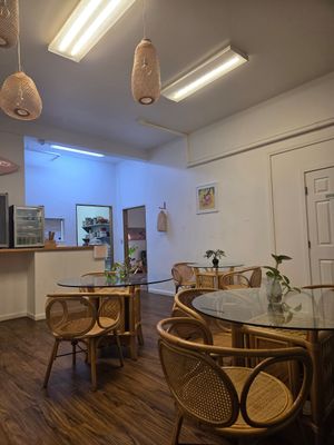 Indoor at All Plants in Honolulu