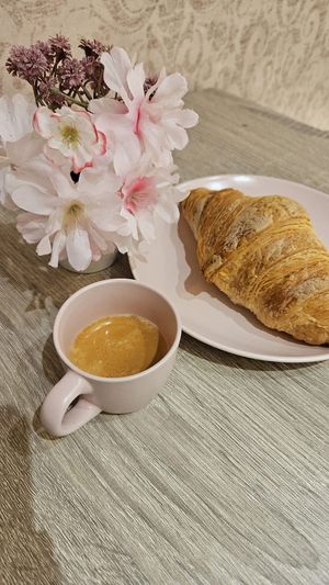 Sansa Café is a lovely spot to enjoy a mindful break. Everything on the menu is 100% plant-based, and you can taste the care in every detail. We'll be back soon 💜 at Sansa Café in Sevilla