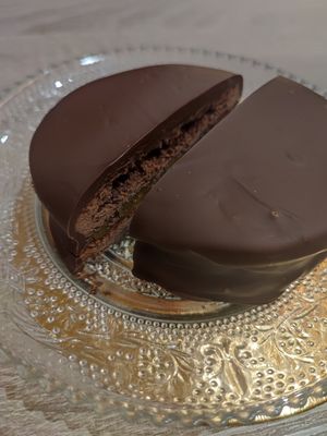 Alfajor 🥹 at Sansa Café in Sevilla