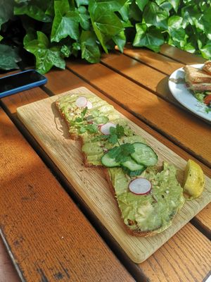 Tartine avocat at Le Pain Quotidien -  Galerie de la Reine in Brussels