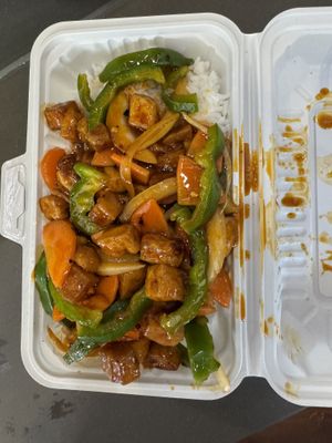 Veggie Stir Fry with Sriracha sauce and Tofu - Vegan  at Thai Express Toronto Premium Outlet in Halton Hills