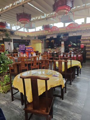 Eating area at Bodhi Hai Vegetarian Zen Tea House - 菩提海素食禅茶院 in Beijing