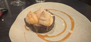 Bûche au chocolat with chantilly and caramel at Enracinés  in Lyon