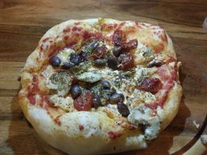 My first ever HY pizza at Hatool HaYarok - The Green Cat in Tel Aviv