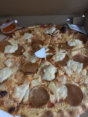 Hawaii pizza   at Hatool HaYarok - The Green Cat in Tel Aviv