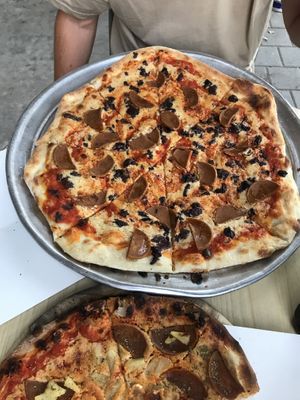 Peperoni with olives  at Hatool HaYarok - The Green Cat in Tel Aviv