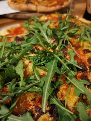 Pizza vegan at Hatool HaYarok - The Green Cat in Tel Aviv