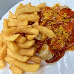 Currywurst mit Pommes  at Curry Cult in Sachsen