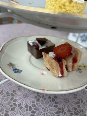 desserts  at Queens tea room in Noord-holland