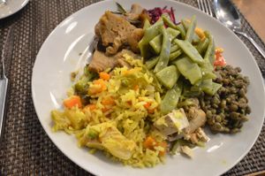 A delicious, fresh plate of food at Cultura Dos Sabores in Porto