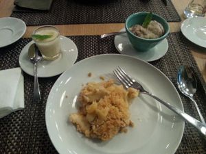 Apple crumble at Cultura Dos Sabores in Porto