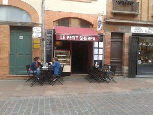 Front of the restaurant at Le Petit Sherpa in Toulouse