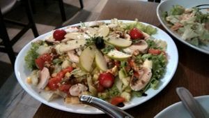 Huge vegan salad at Le Petit Sherpa in Toulouse