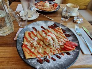 Met vegan vanille ijs at Oh Crepe in Utrecht