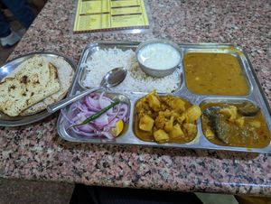 E at Hello Vegetarian at Atlanta Hotel in New Delhi