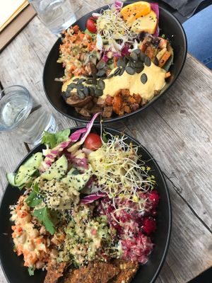 Salat Bowl (front) + Love Bowl (back) at Moehren Milieu Eco Cafe in Mainz