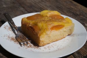 Pfirsichkuchen at Moehren Milieu Eco Cafe in Mainz