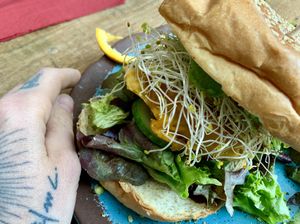 burger w/ beyond meat patty — garlic free at Moehren Milieu Eco Cafe in Mainz
